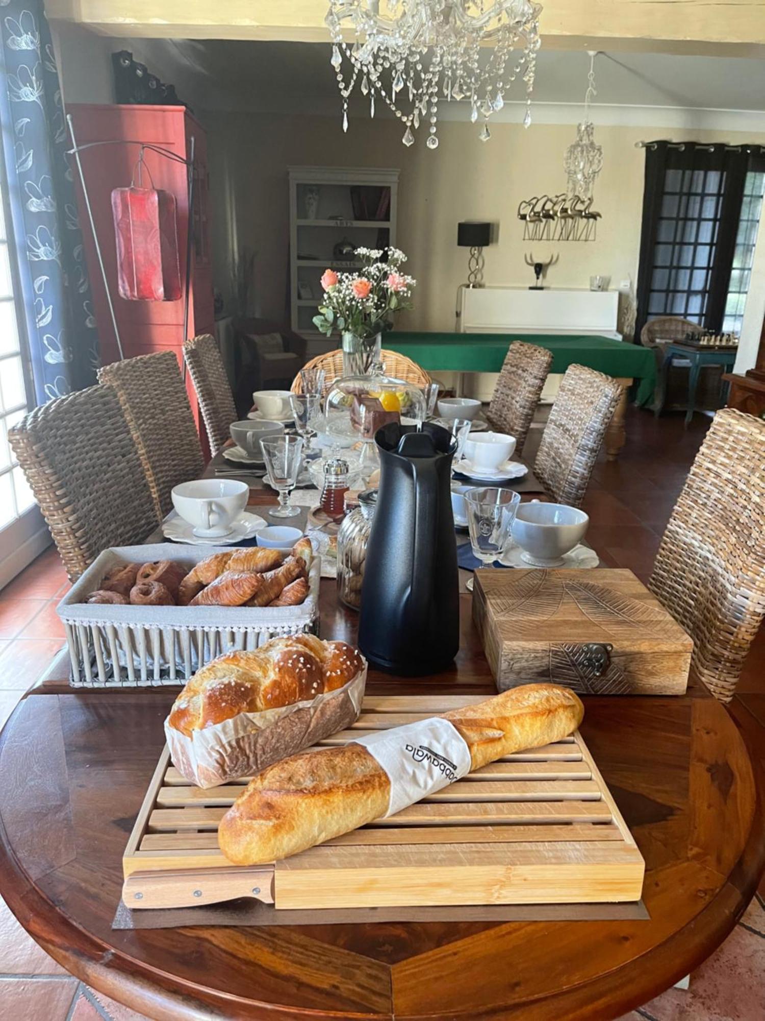 Bed and Breakfast La Belle Chaumiere Bretagne-de-Marsan Exterior foto